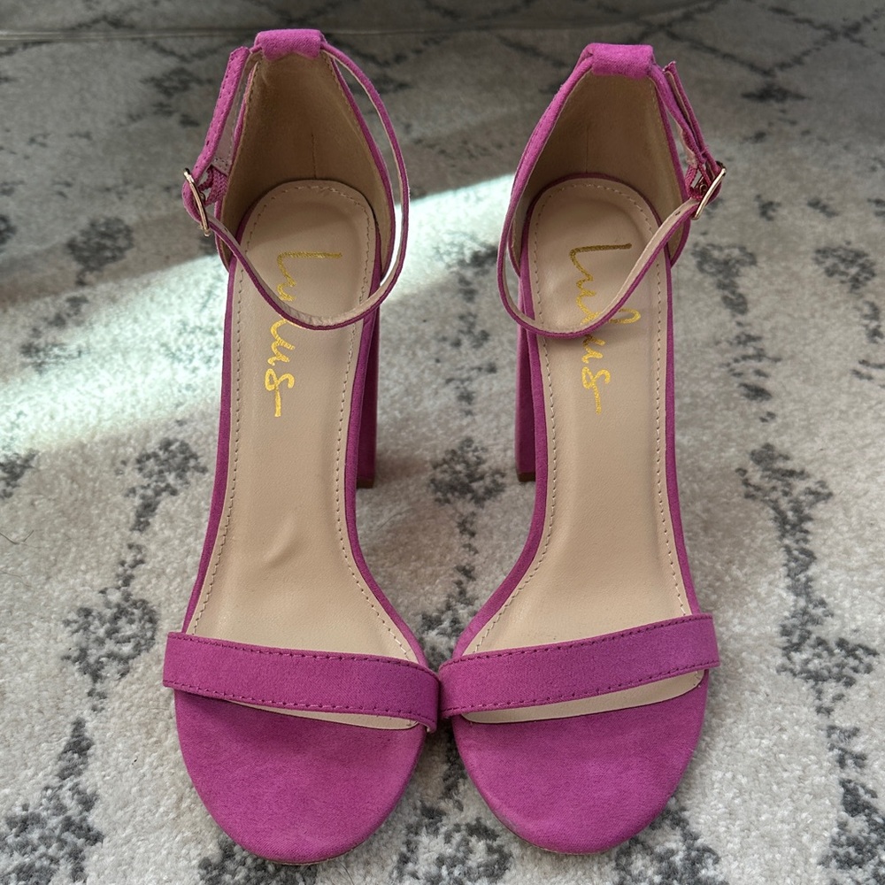 Lulu's Fuchsia Ankle Strap Heels - size 8